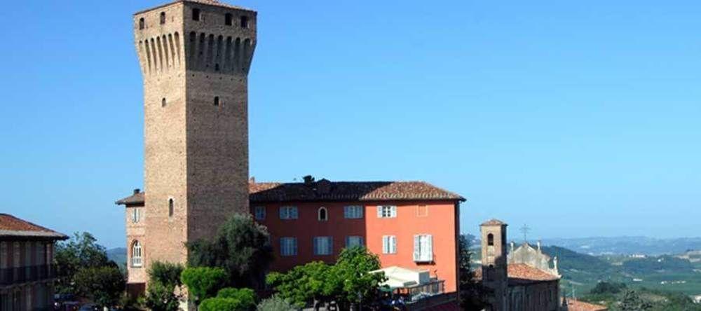 Hotel Castello Di Santa Vittoria Santa Vittoria d'Alba Exterior photo